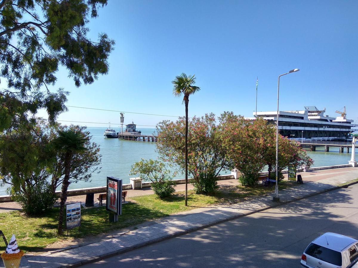 Sukhum City Mini Hotel Sohum Dış mekan fotoğraf